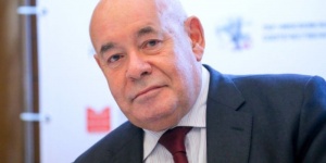 Возрождение института цензуры - недешевое удовольствие, требующее тысяч просвещенных слуг государства