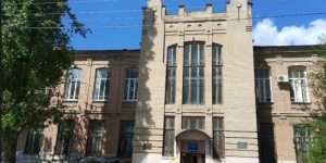 Саратовский институт искусств требует крыши