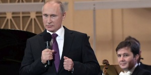 Путин поздравил участников фестиваля "Площадь Искусств" с юбилеем