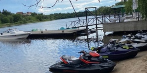 Чиновники в Энгельсе выселяют с берега Волги загородный комплекс "Остров"