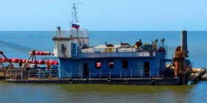Затонувший в Волге земснаряд поднимет госкомпания, но заплатит за это саратовский владелец судна