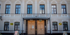 В Энгельсе показали картины участников СВО