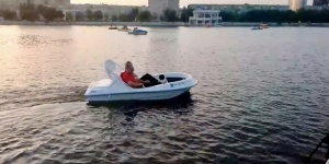 Убыточная компания хочет выпускать в Астрахани пластиковые электролодки, но саратовским катерам они не конкуренты