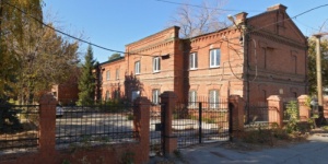 Структура Росатома продает в Саратове комплекс исторических зданий на задворках ТЦ